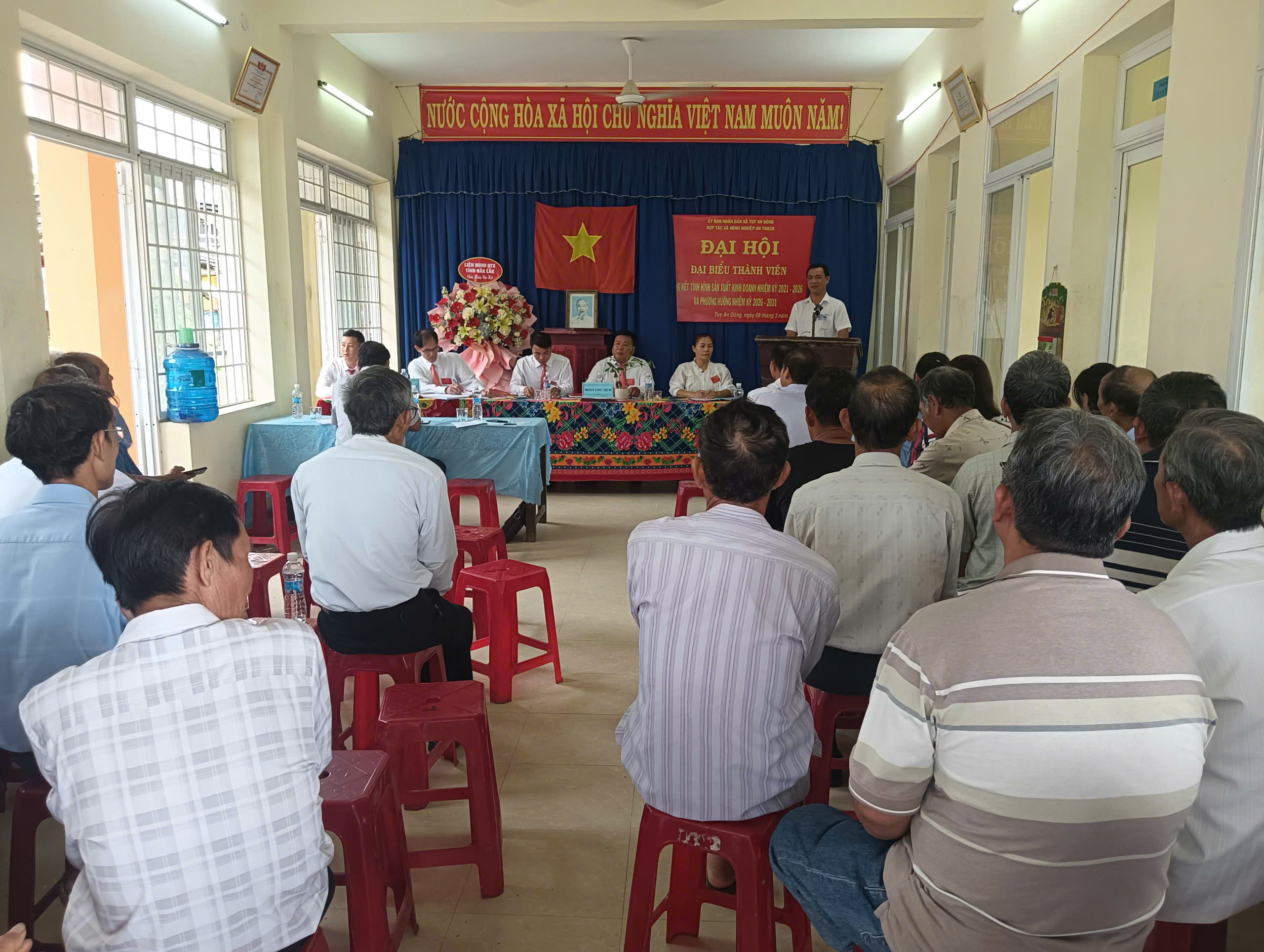 Quang canh hoi nghi HTX Tuy An Dong